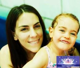 Foto de María con su hija Valentina, diagnosticada de hipertensión pulmonar